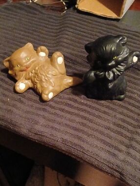 Black and Brown Cat Sculpture Set - Decorative Home Art